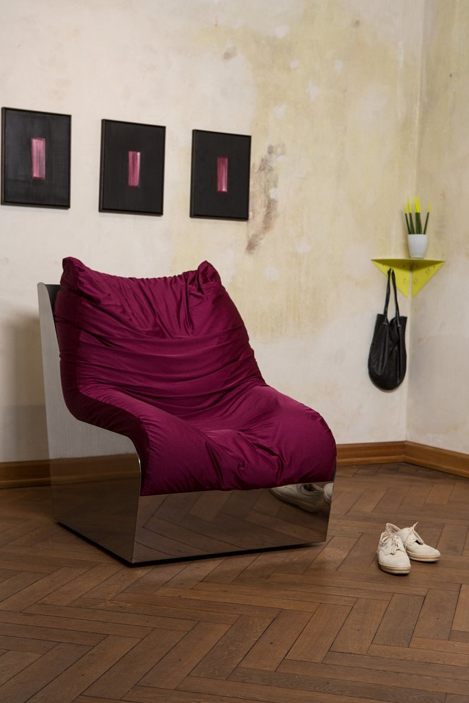 COZY CHAIR